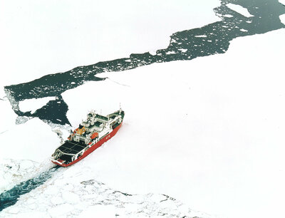 Yno 215 Polar Circle in Arctic waters.